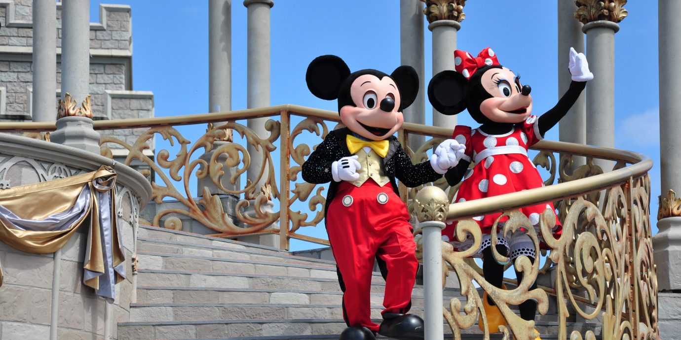 Inexpensive Family Vacations That Cost Less Than Disney World