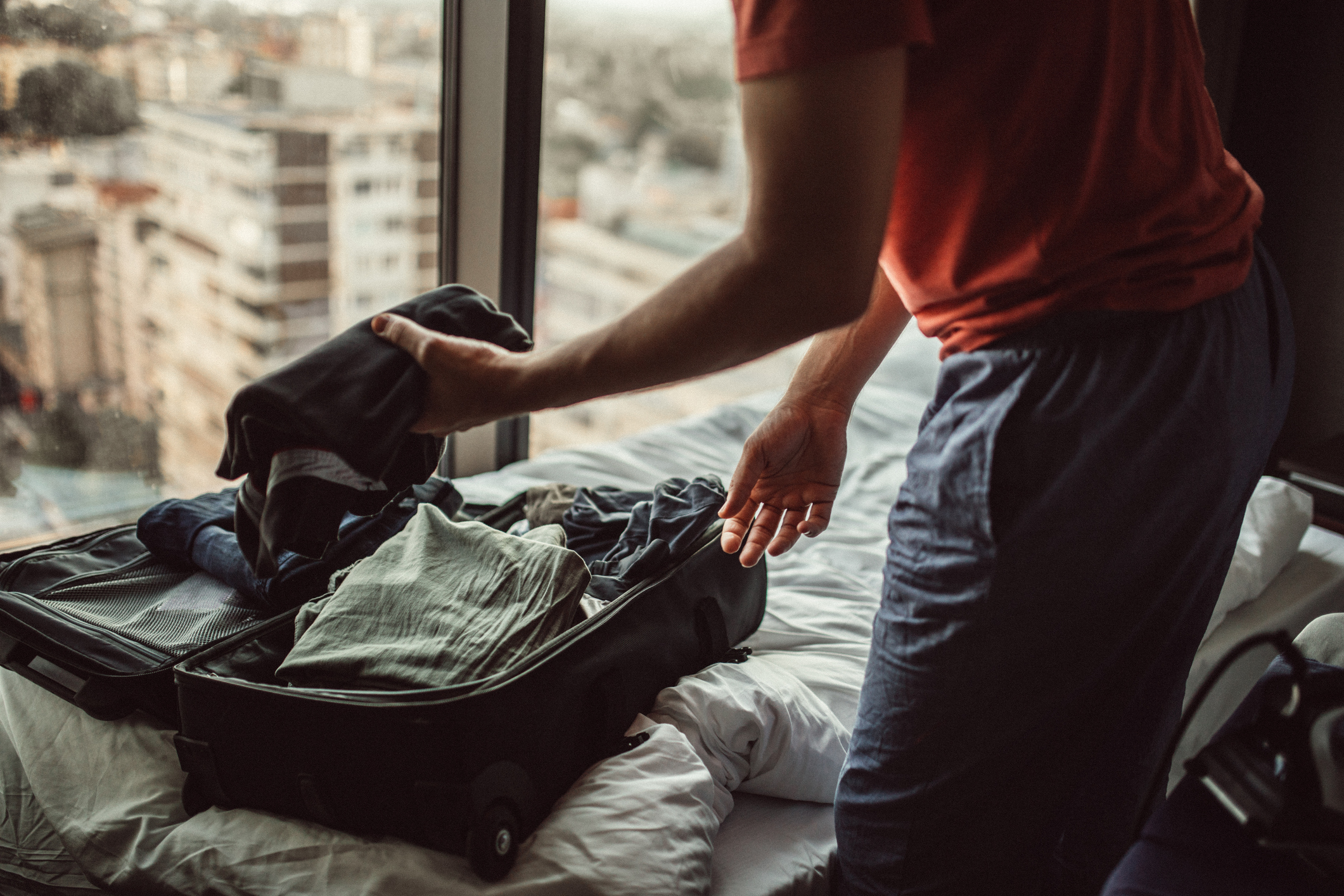A guide to packing your suitcase without creasing