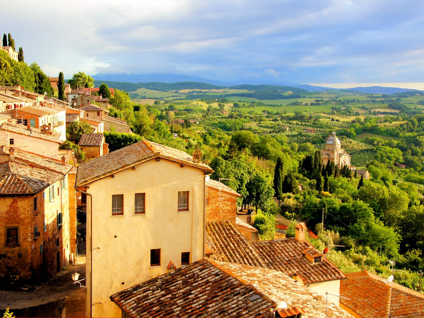 The Best Hilltop Towns in Tuscany: Montepulciano Cortona and More